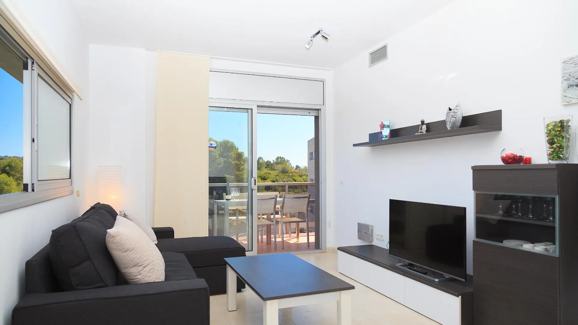 Uhc Paradise Village Family Complex Salou