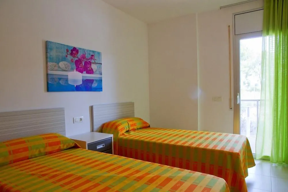Uhc Paradise Village Family Complex Salou